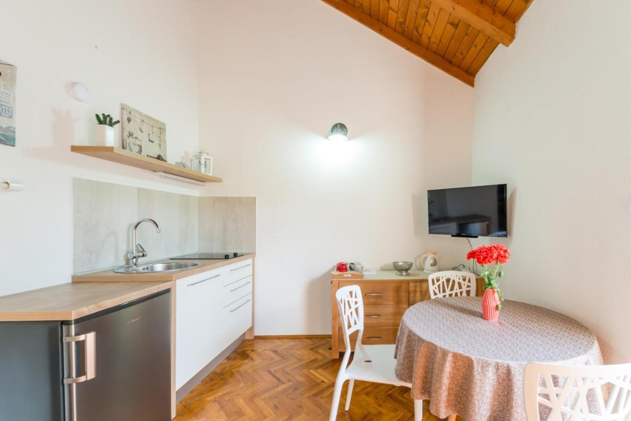Apartmani Bugenvilija Brbinj 외부 사진