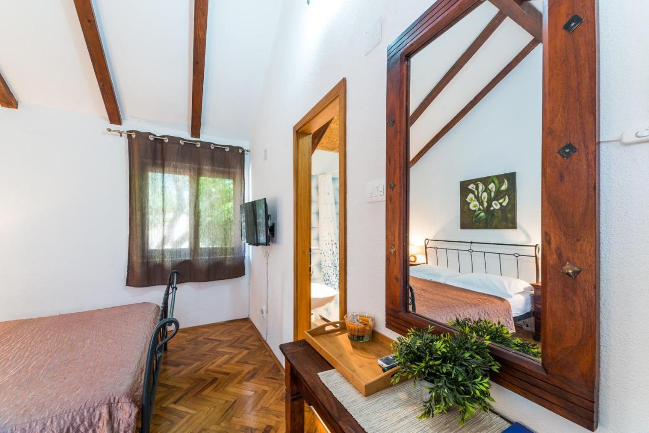 Apartmani Bugenvilija Brbinj 외부 사진